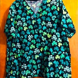 Woman's Tafford Black Scrub Top with Green 3-leaf clover